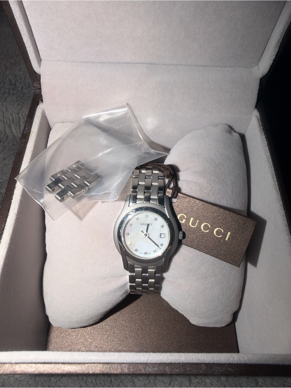 Preloved Gucci Women's Stainless Steel Watch - Silver Bracelet & Mother-of-Pearl